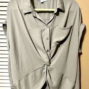 She + Sky Sage Sleeveless Button Down Blouse